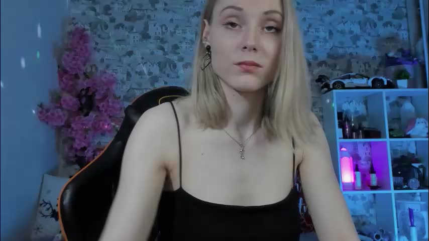 gina_lovelyy Adult Chat April 25, 2026