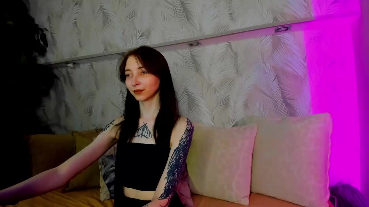 Ellen-Hops Adult Chat April 25, 2026