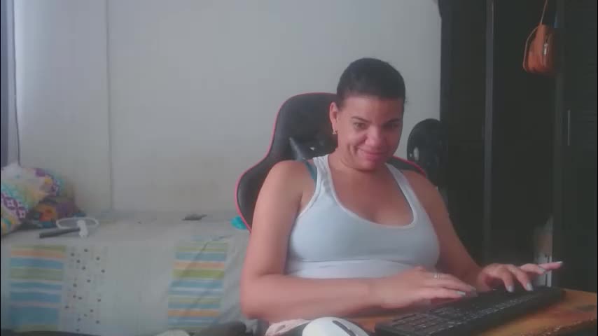 ariannaloovel Adult Chat April 25, 2026