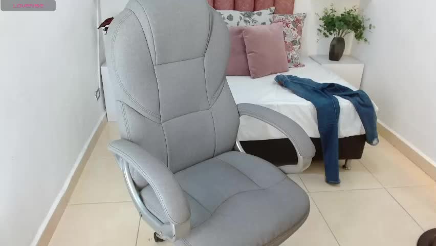 lunilove_ Adult Chat April 25, 2026