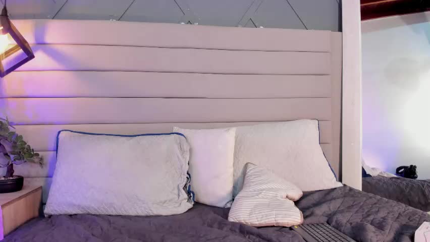 little_luna7 Adult Chat April 25, 2026