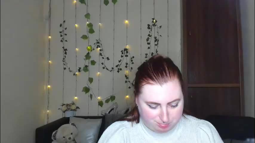 alicia_side_red Adult Chat April 26, 2026