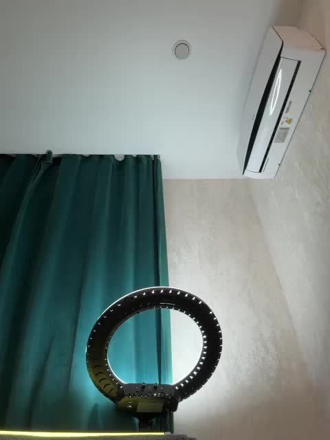 _Ellidi_ Adult Chat April 26, 2026