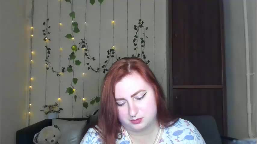 alicia_side_red Adult Chat April 27, 2026