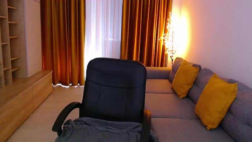 _miss_mia Adult Chat April 27, 2026