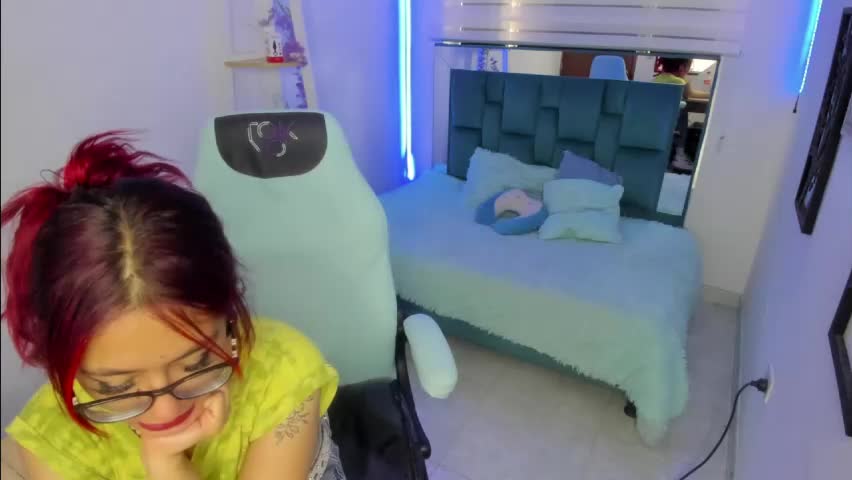 sara_red_x Adult Chat April 26, 2026