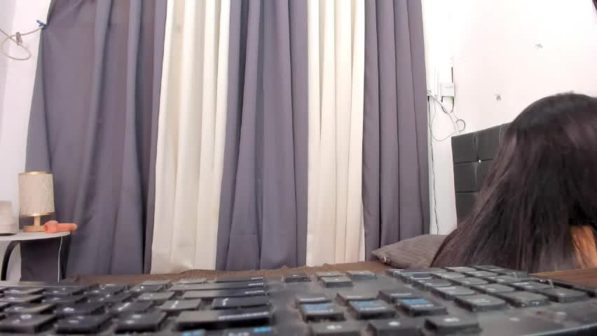 elyeine_farrah Adult Chat April 27, 2026