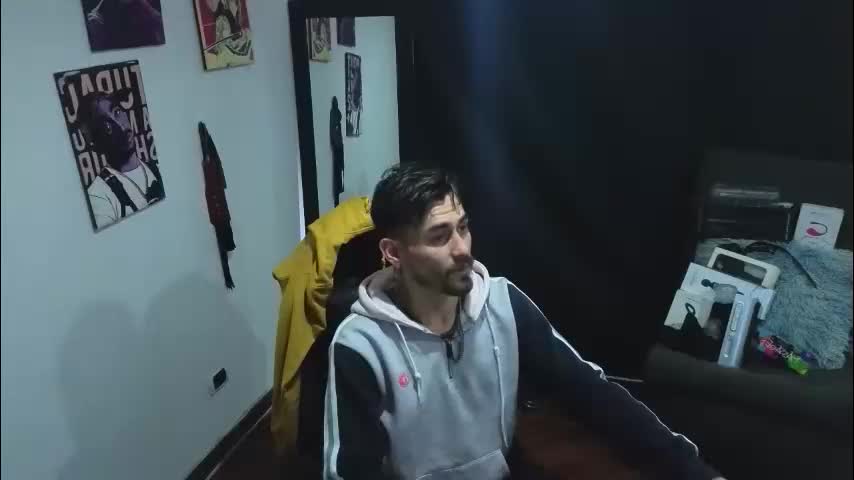 aaron_malikk Adult Chat April 27, 2026