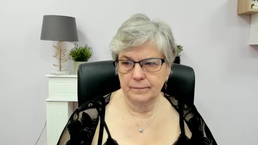 iris_xdesire Adult Chat April 28, 2026