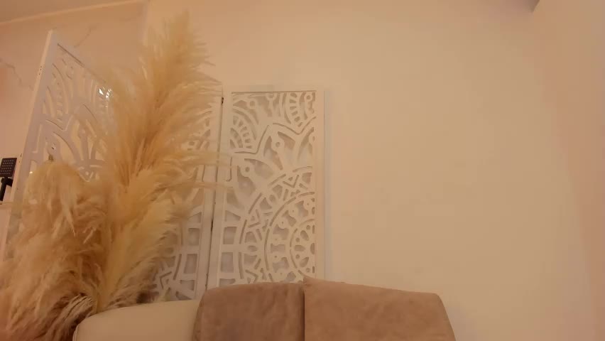 zharia_lux25 Adult Chat April 27, 2026