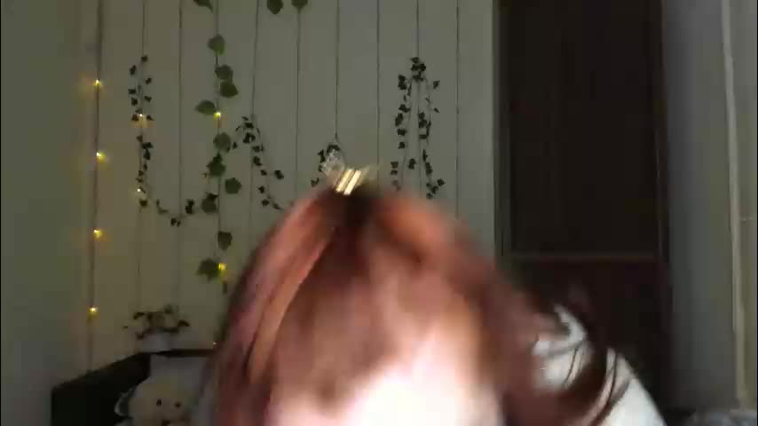 alicia_side_red Adult Chat April 27, 2026