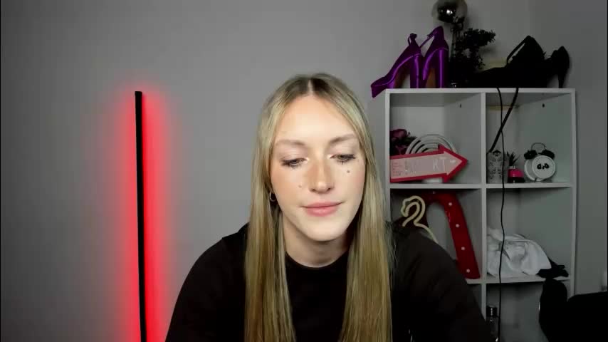 evelynblond Adult Chat April 28, 2026