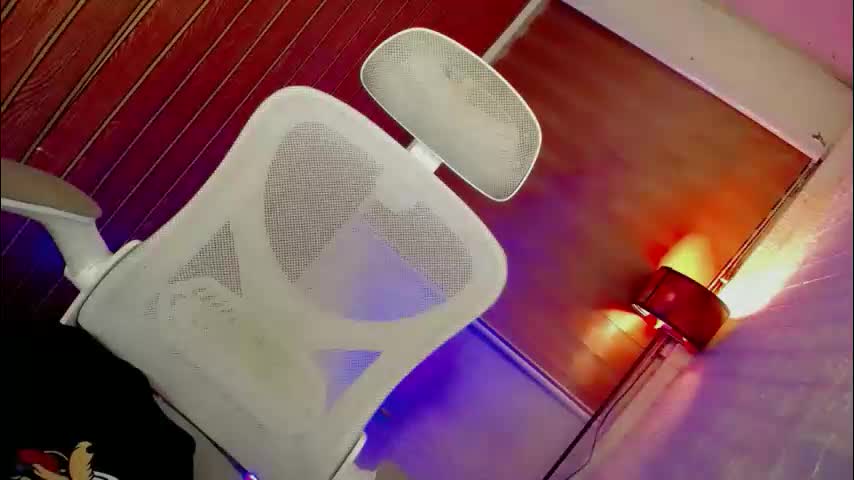 night_crystal1111 Adult Chat April 28, 2026