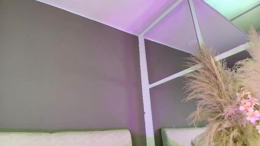zoee_8 Adult Chat April 28, 2026