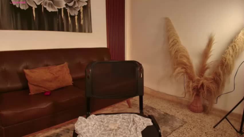 hilaryebony_ Adult Chat April 28, 2026