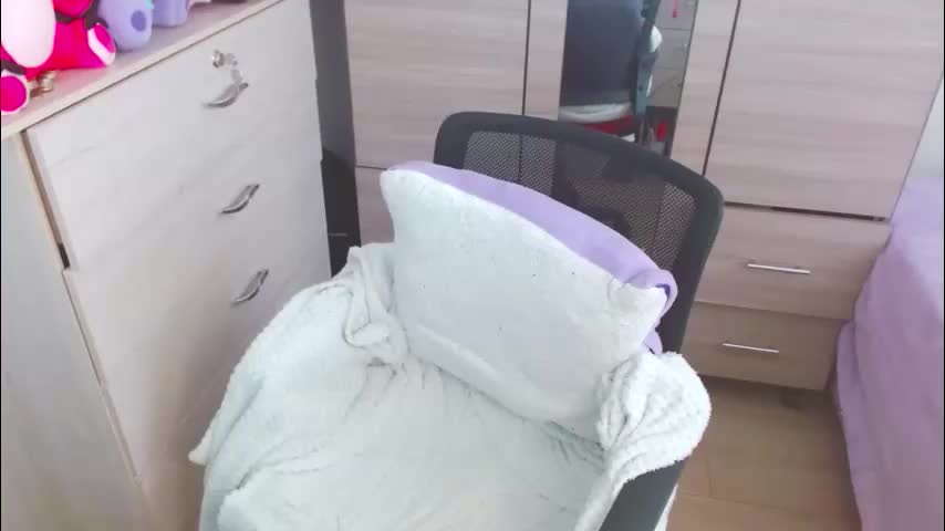zoe_sexy69 Adult Chat April 28, 2026