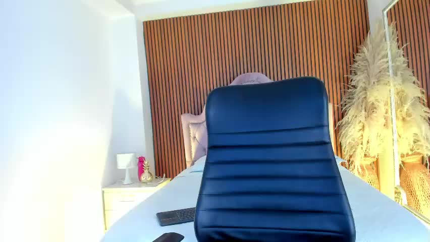 carolinefyre Adult Chat April 28, 2026