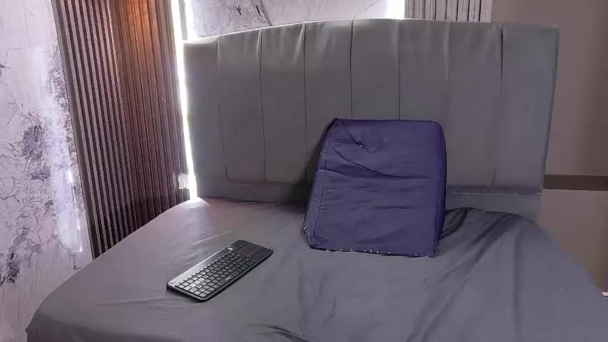angeles_azul Adult Chat April 28, 2026