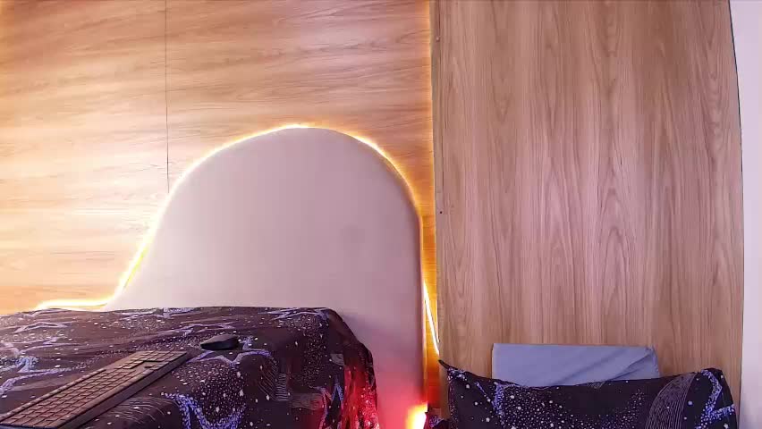 kiaralopez_ Adult Chat April 28, 2026