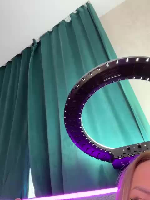 _Ellidi_ Adult Chat April 28, 2026
