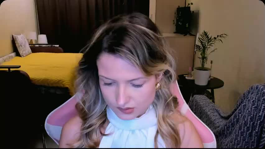 julie_flores Adult Chat April 29, 2026