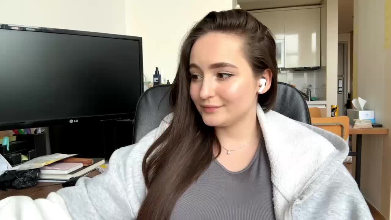 EmillyCarte Adult Chat April 29, 2026