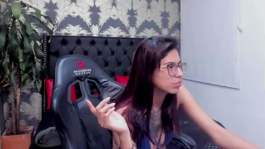 emily_loperaa Adult Chat April 30, 2026