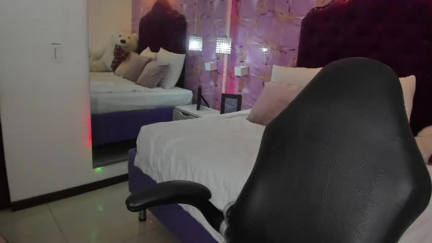 luna_bloomm_ Adult Chat April 29, 2026