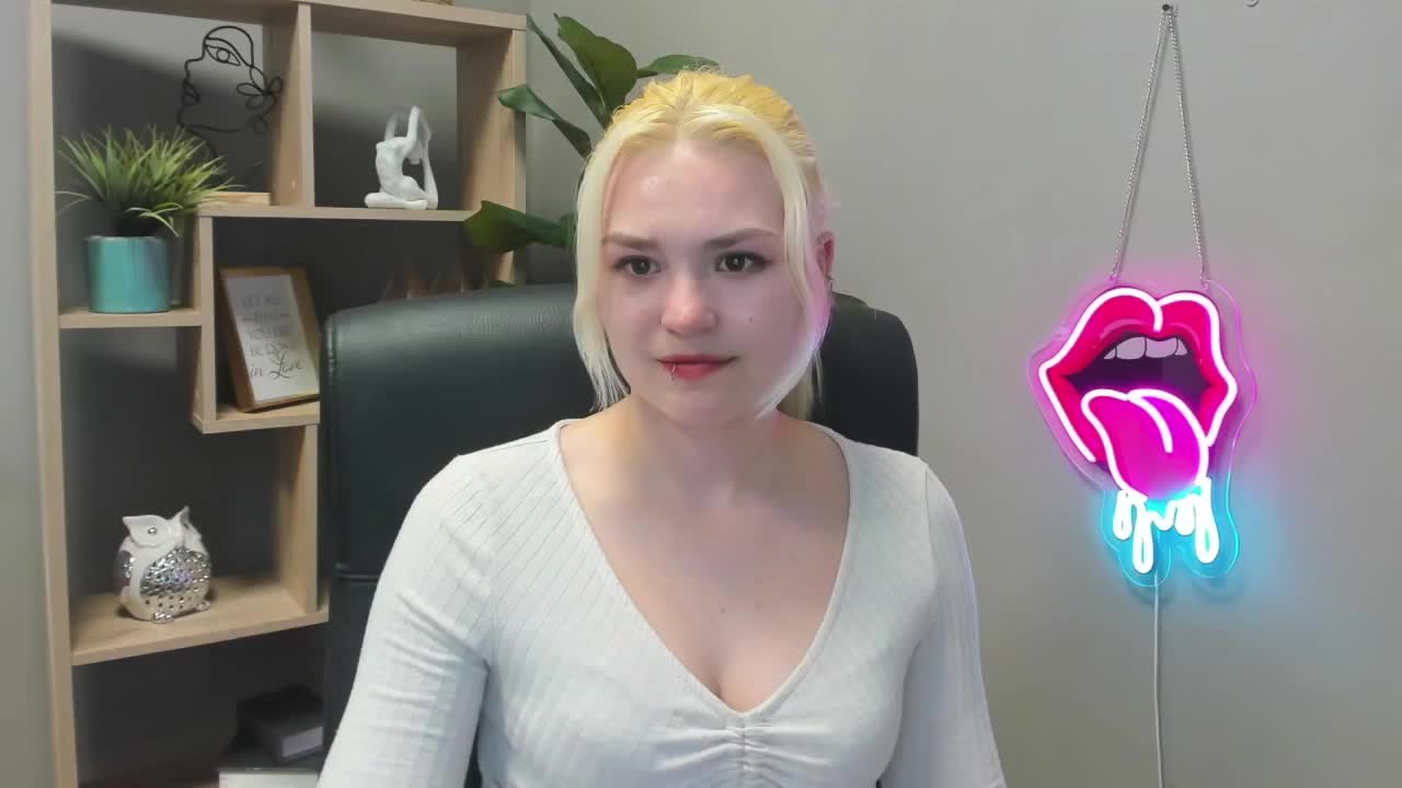 SweetLilyxo Adult Chat April 29, 2026