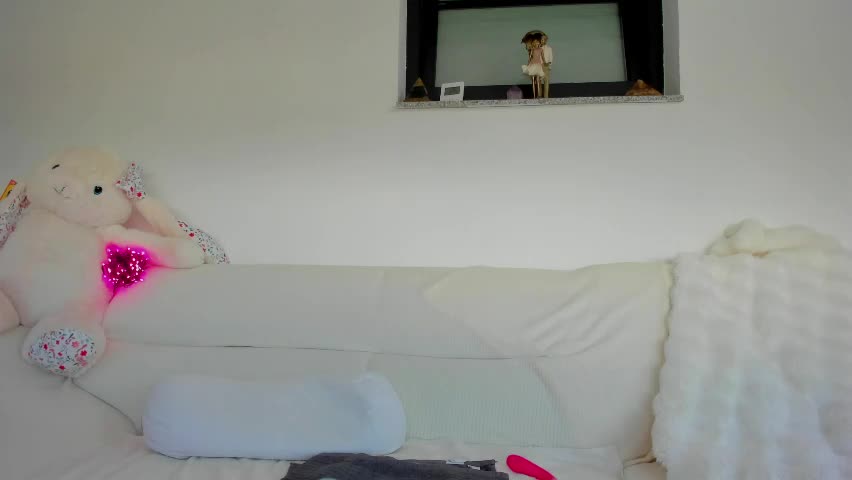 bella_hot77 Adult Chat April 29, 2026