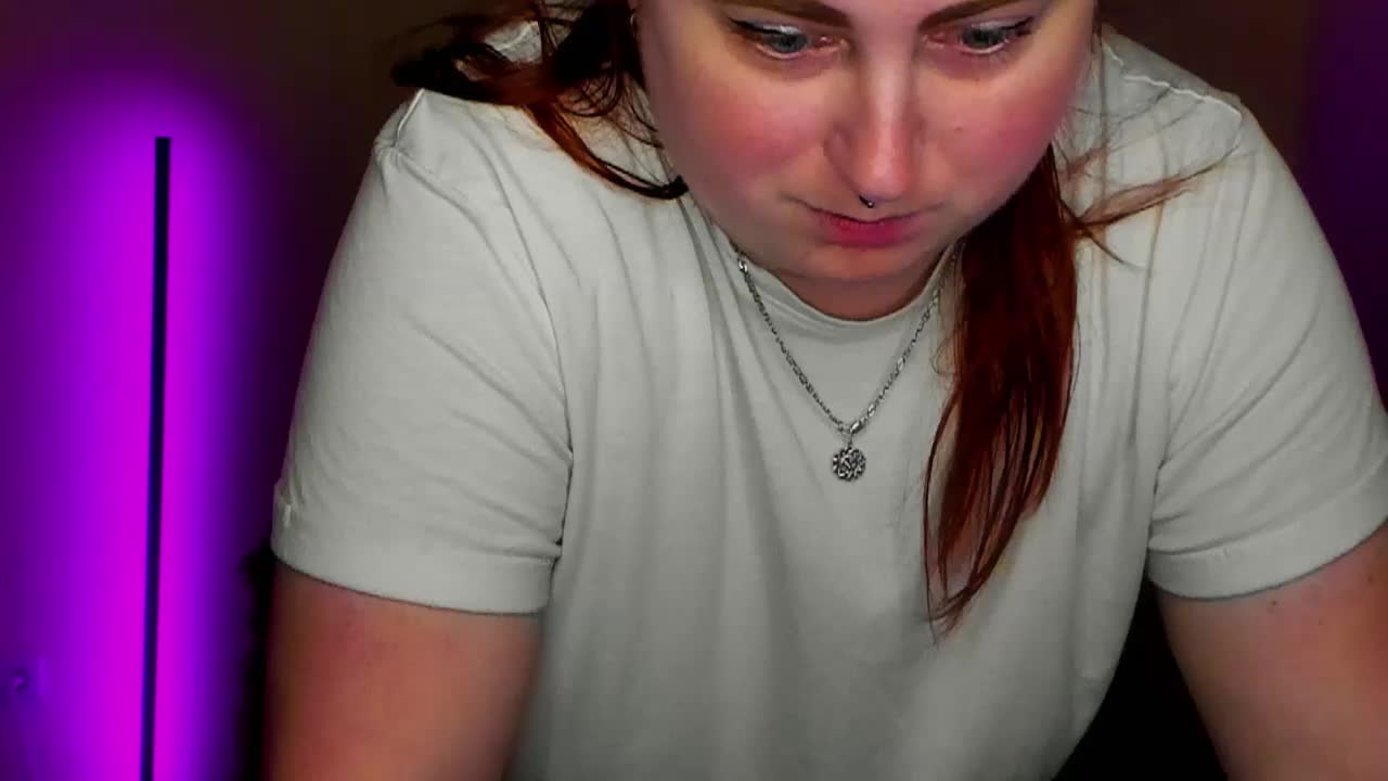 Aliciaredluv Adult Chat April 29, 2026