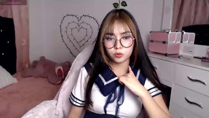 sweet_hannaah Adult Chat April 29, 2026