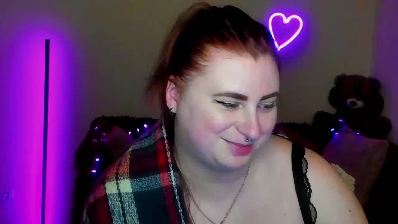 Aliciaredluv Adult Chat April 29, 2026