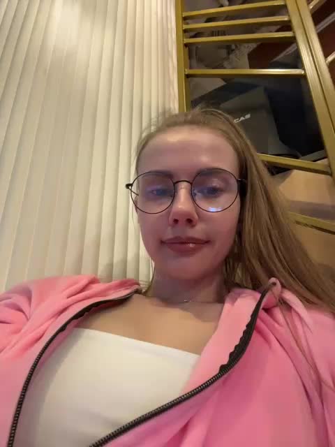 VikkiExtraCheese Adult Chat April 30, 2026