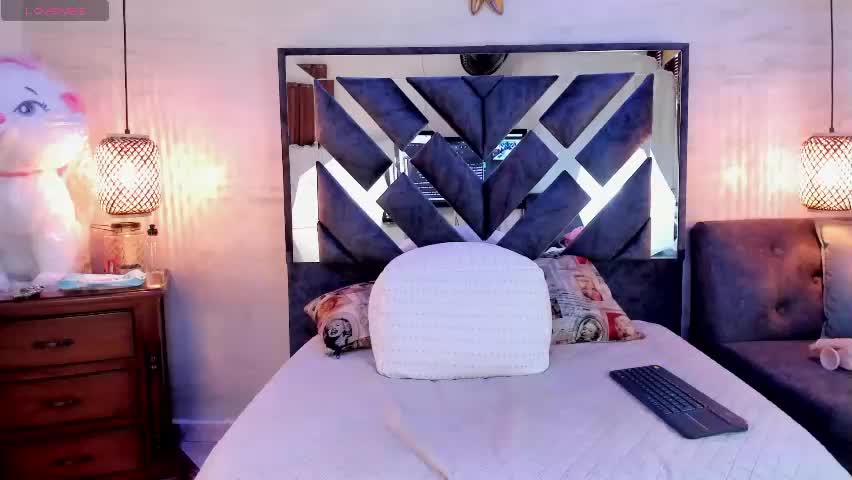 bella_volup Adult Chat April 30, 2026