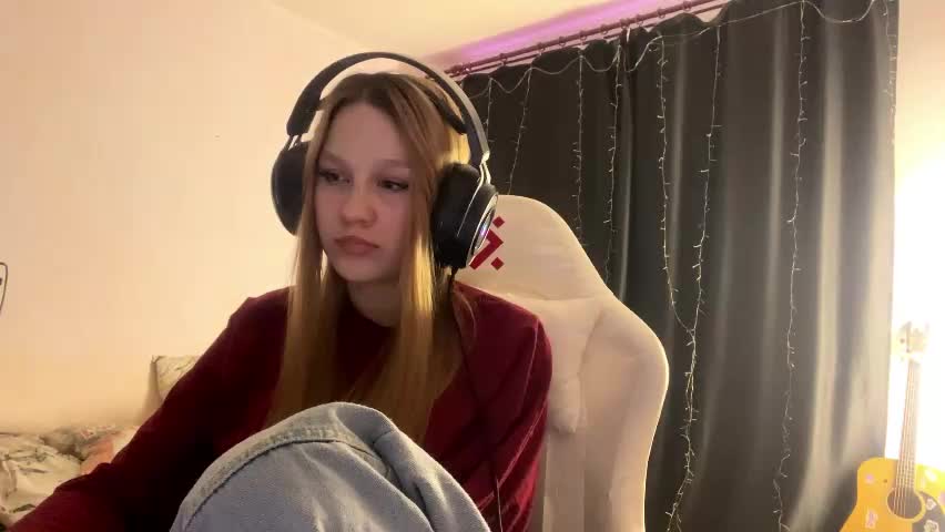 kayceefroehner Adult Chat May 1, 2026
