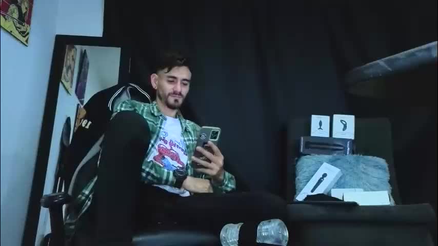 aaron_malikk Adult Chat May 1, 2026