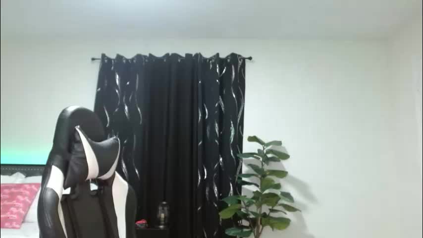krystalblakexxx Adult Chat May 1, 2026