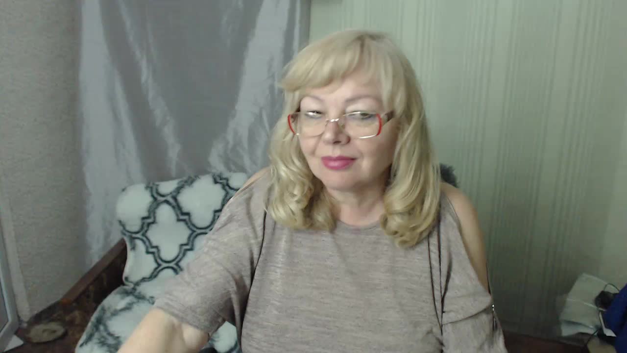 EvelynLoveShy Adult Chat May 1, 2026