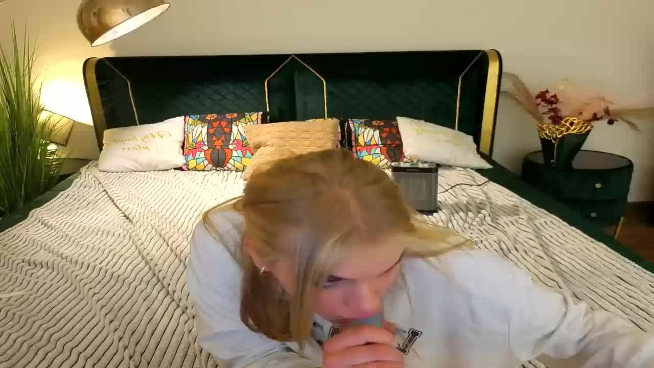 AlinaLemon Adult Chat May 1, 2026