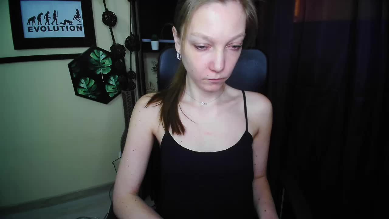 EmillyExtasy Adult Chat May 1, 2026