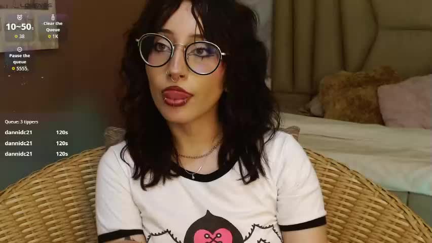 sweet_roxanee Adult Chat May 1, 2026