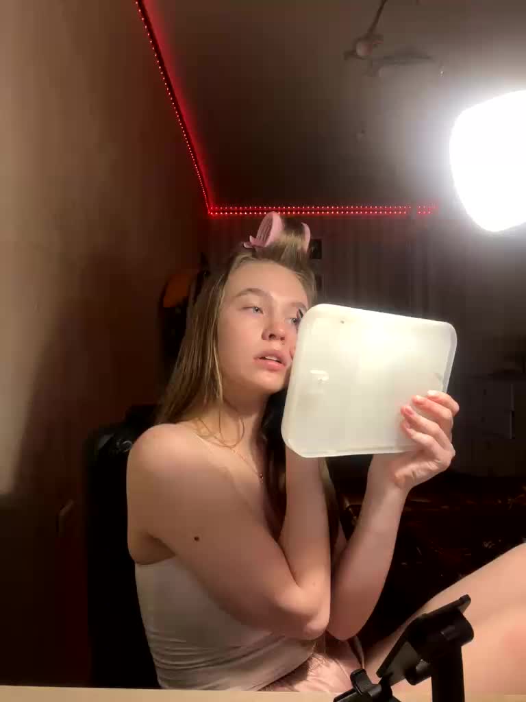 Melissashineee Adult Chat May 1, 2026