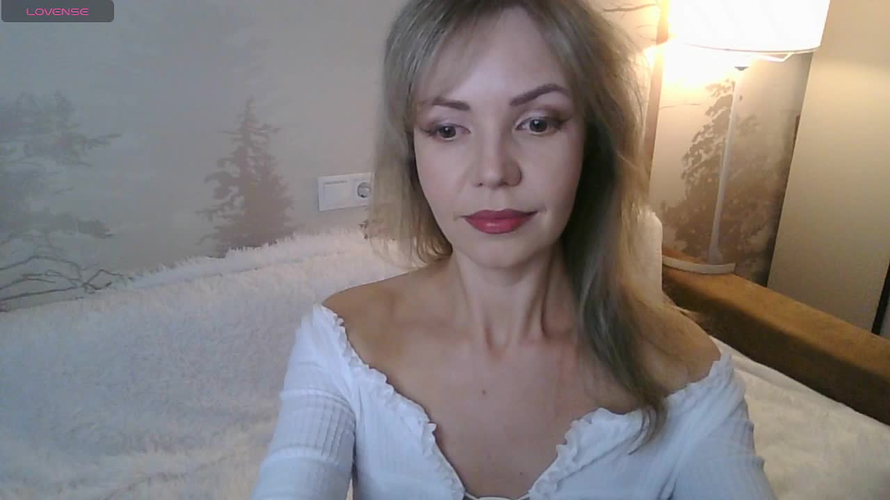 Red_Rose_98 Adult Chat May 2, 2026