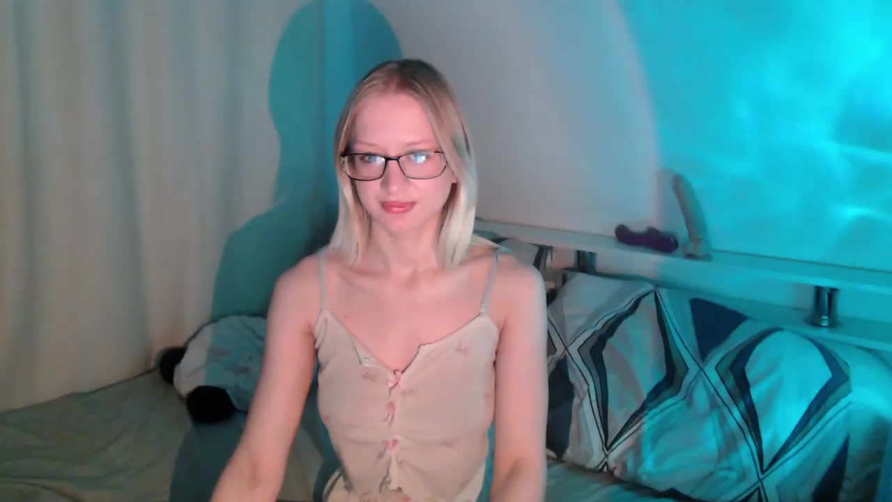 ChloeElegia Adult Chat May 2, 2026