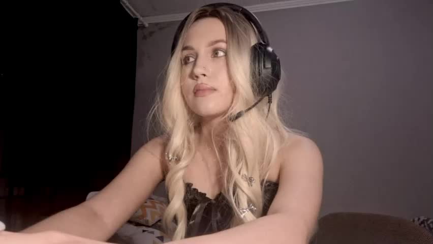 erinnnaji Adult Chat May 2, 2026