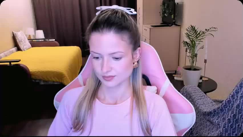 julie_flores Adult Chat May 2, 2026