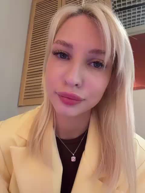 Cristi-Candy Adult Chat May 3, 2026