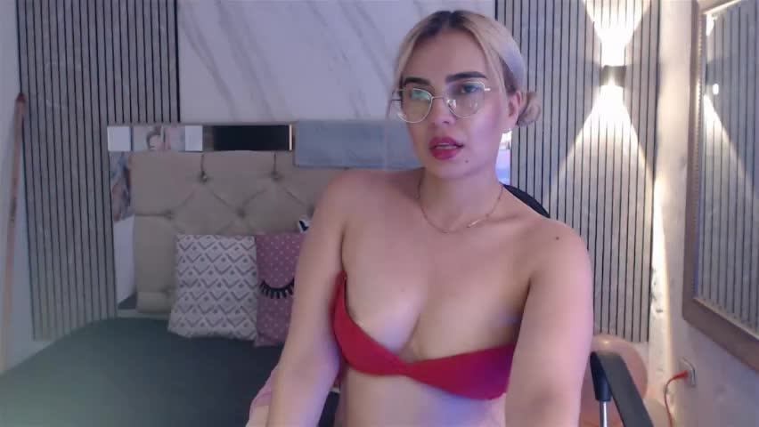julieta__fox_ Adult Chat May 3, 2026