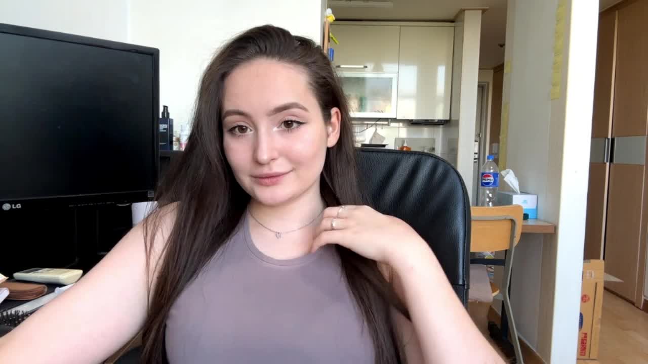 EmillyCarte Adult Chat May 4, 2026